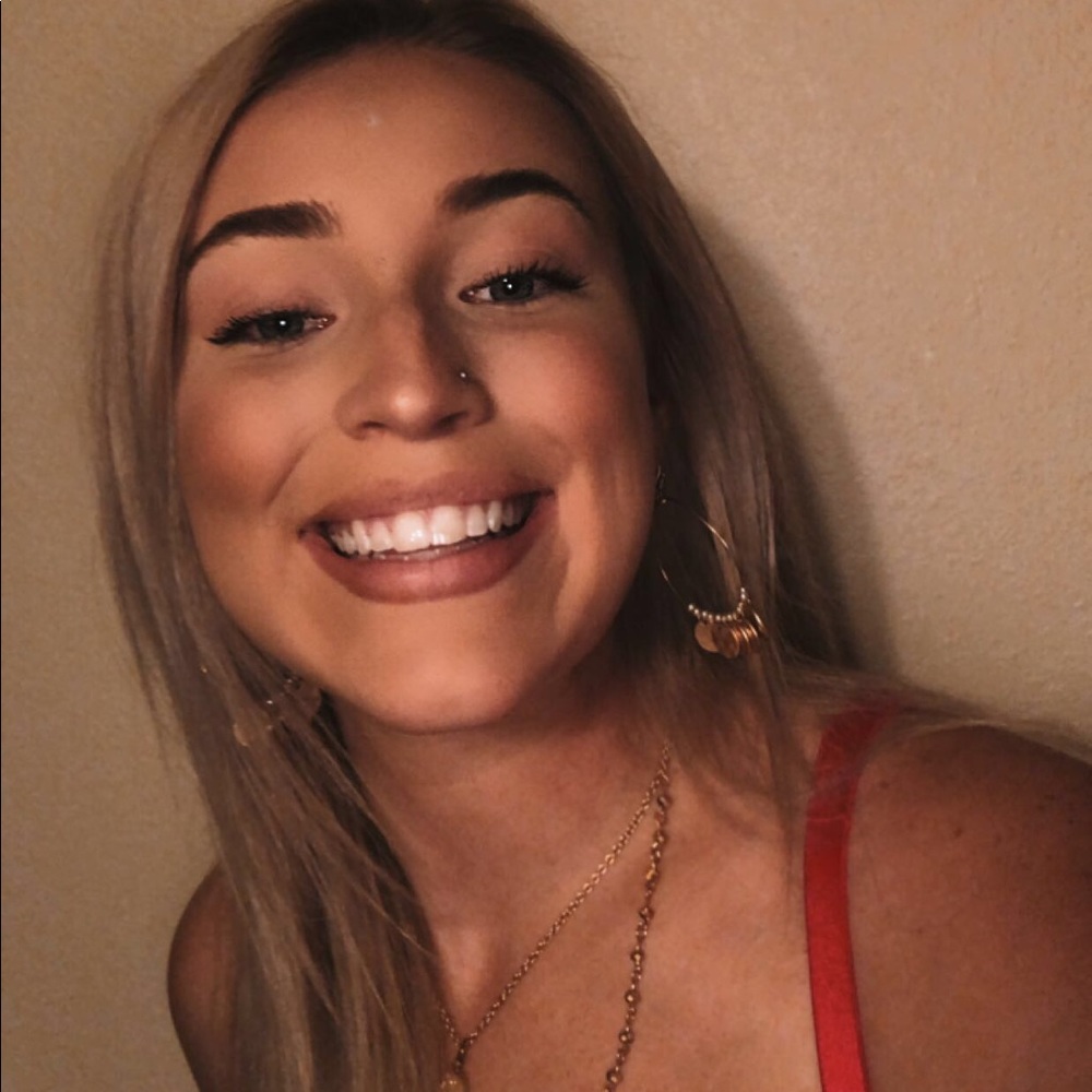 Meet your Posher, Carah